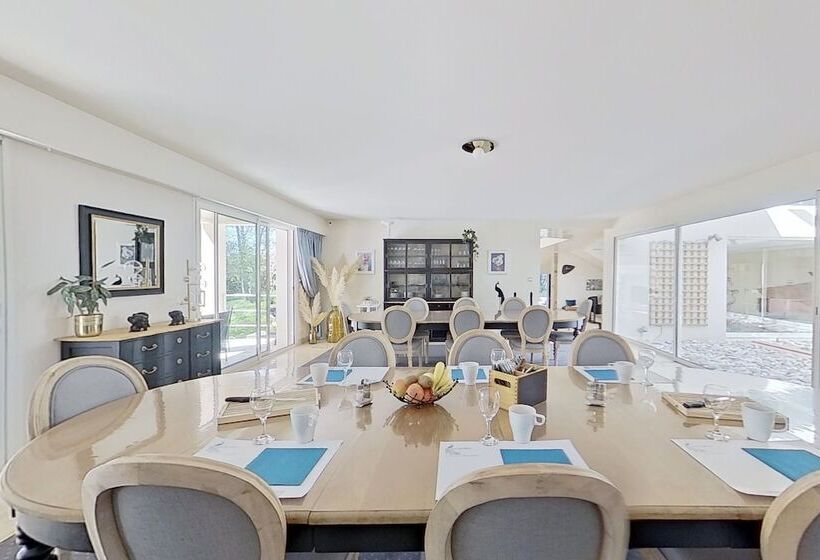 פנסיון Les Jardins De La Muse, Piscine Couverte, Spa Et Fitness