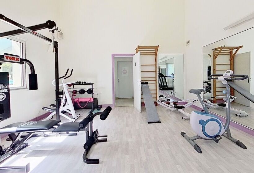 פנסיון Les Jardins De La Muse, Piscine Couverte, Spa Et Fitness