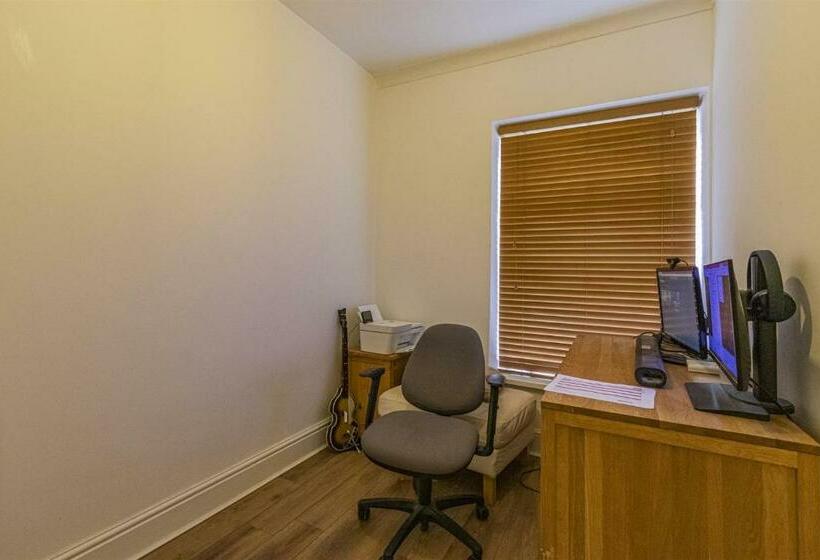 膳宿费 Millennium Stadium Guest House