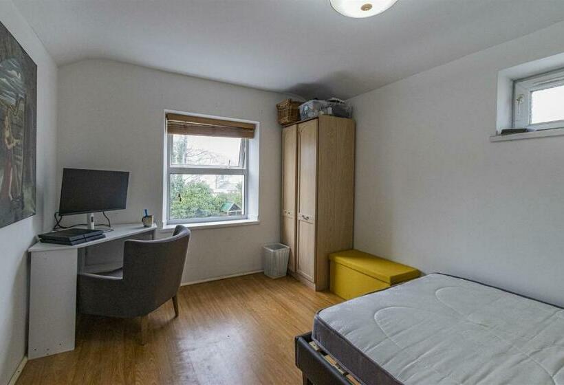 膳宿费 Millennium Stadium Guest House