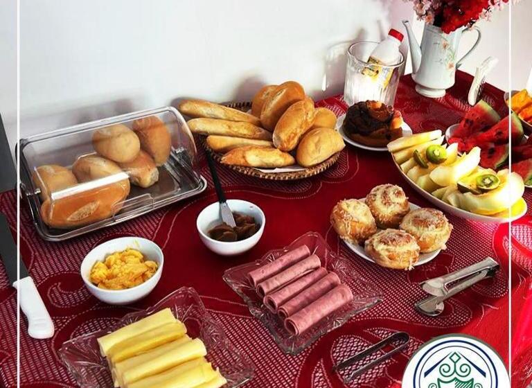 ペンション Pousada Santos