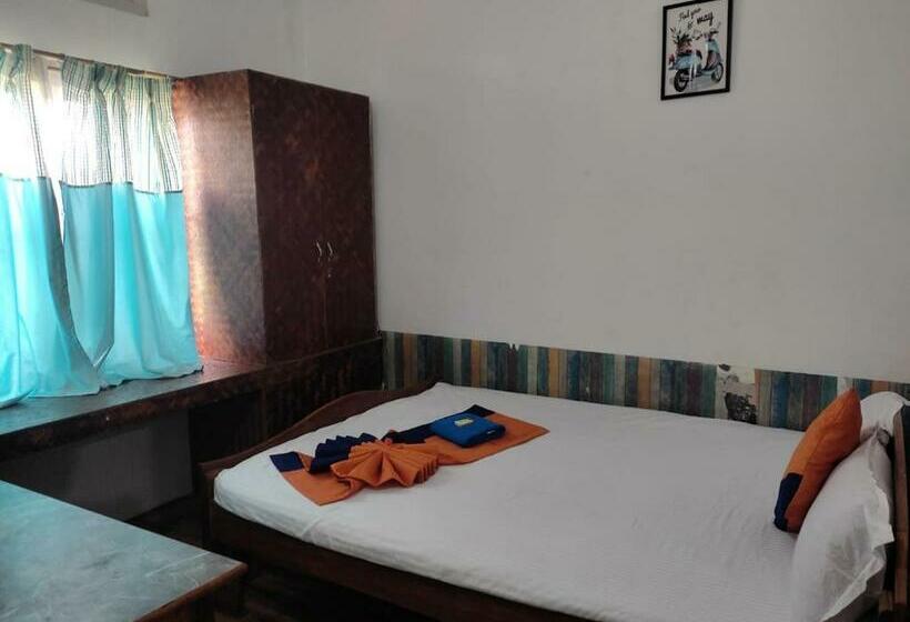 ペンション The Woodpecker  S Nest