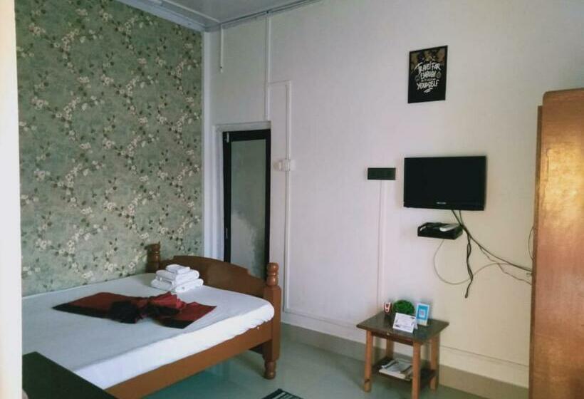 ペンション The Woodpecker  S Nest