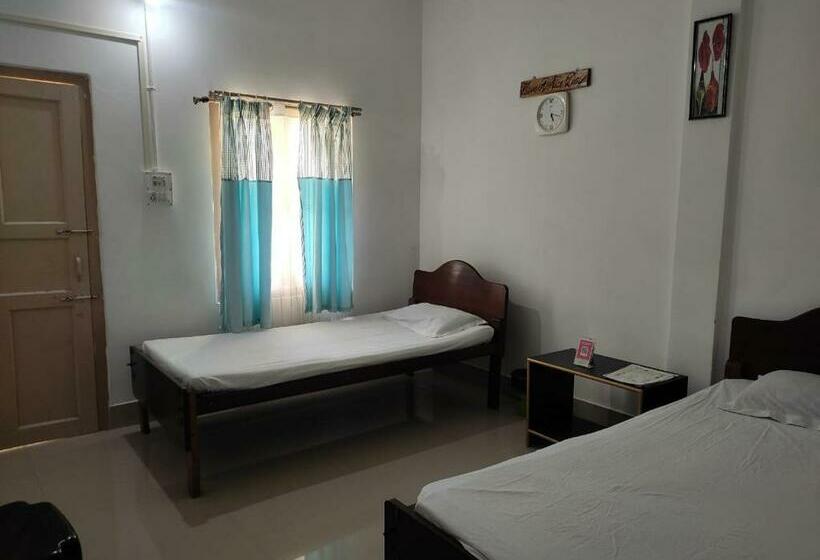 ペンション The Woodpecker  S Nest