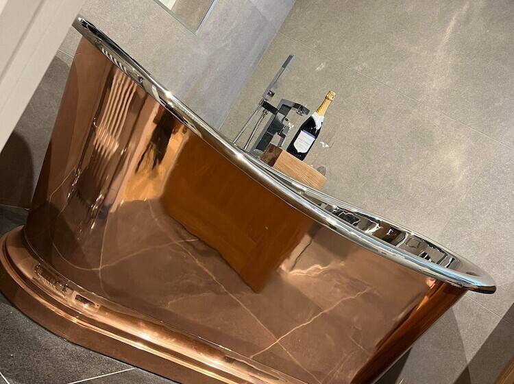 هاستل Bulls Head  Holymoorside