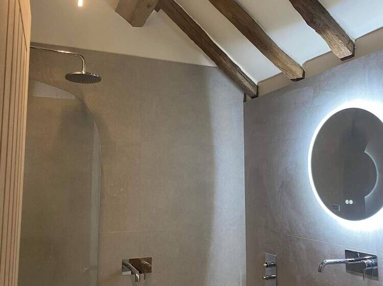 هاستل Bulls Head  Holymoorside