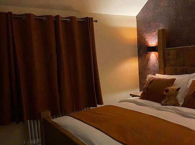 هاستل Bulls Head  Holymoorside