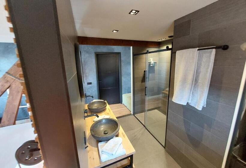 B&b Vierlingsbeek, Appartement Onder één Dak En Tuin Chalet