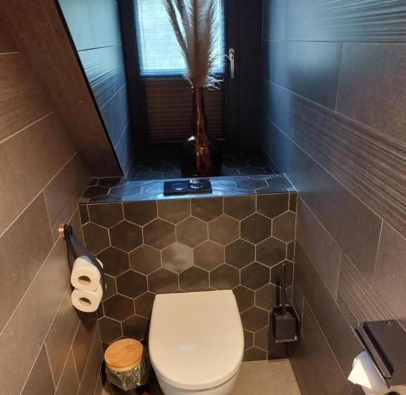 B&b Vierlingsbeek, Appartement Onder één Dak En Tuin Chalet