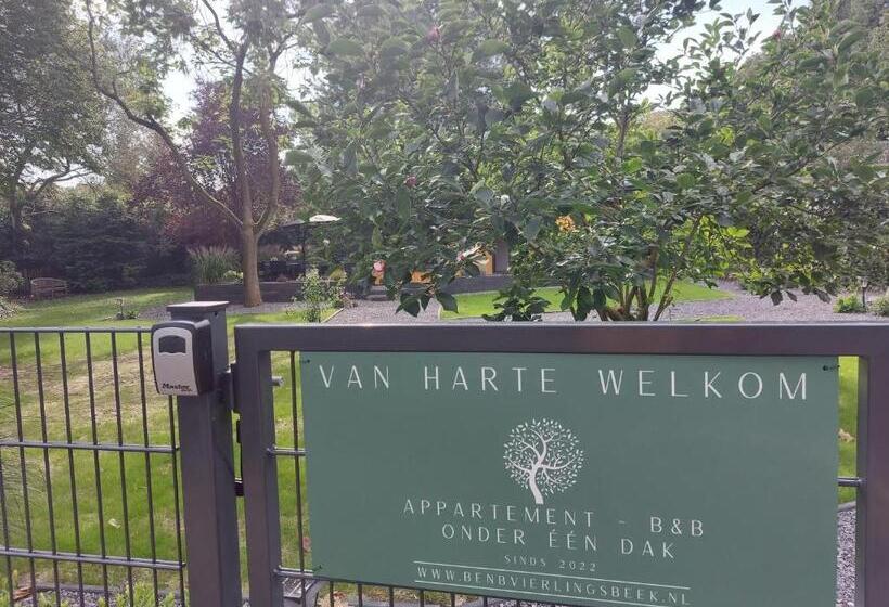 B&b Vierlingsbeek, Appartement Onder één Dak En Tuin Chalet