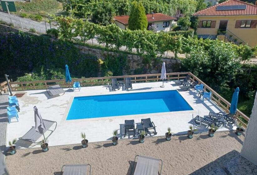 צימר Waterfalls Gerês Al