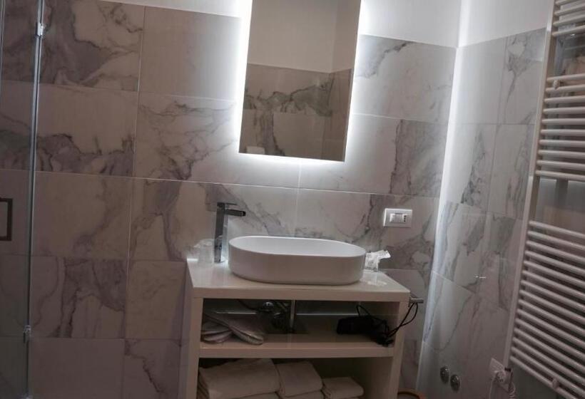 C Rooms   Love Motel Monza