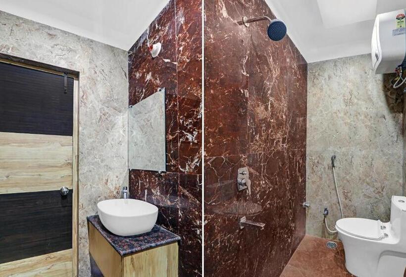 Capital O Hotel Shree