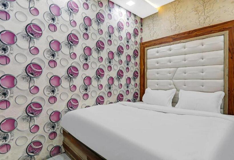 Capital O Hotel Shree