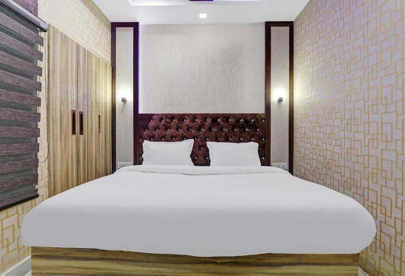 Capital O Hotel Shree