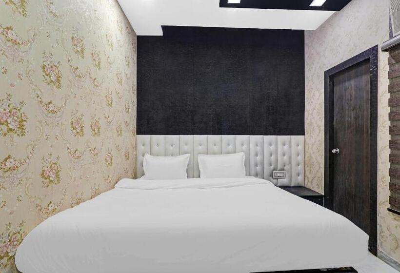 Capital O Hotel Shree