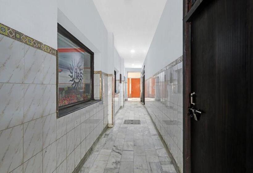 Capital O Hotel Shree