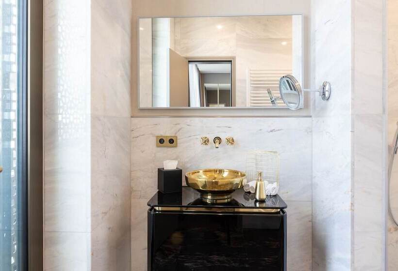 Fourty Three Luxury Serviced Apartments