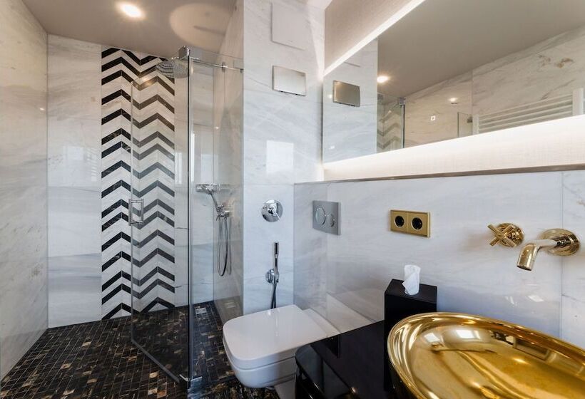 Fourty Three Luxury Serviced Apartments