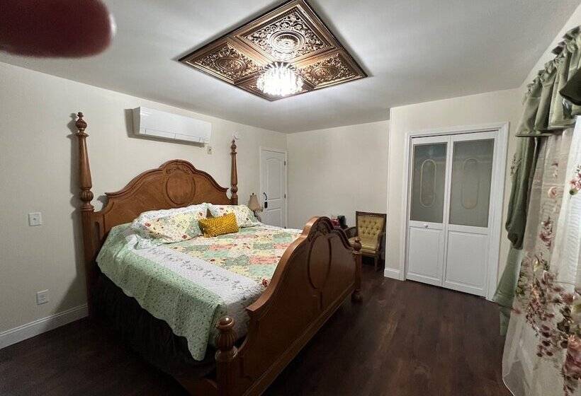 Holland Farmhouse Inn B&b