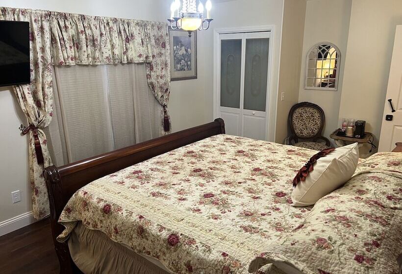Holland Farmhouse Inn B&b