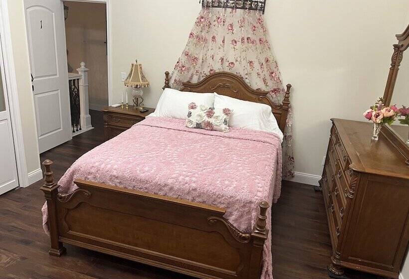 Holland Farmhouse Inn B&b