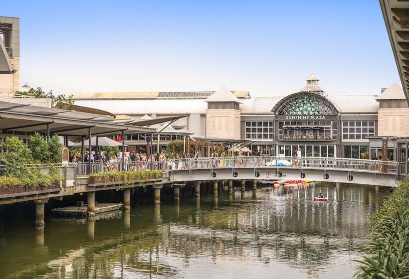 هتل Holiday Inn Express & Suites Sunshine Coast, An Ihg