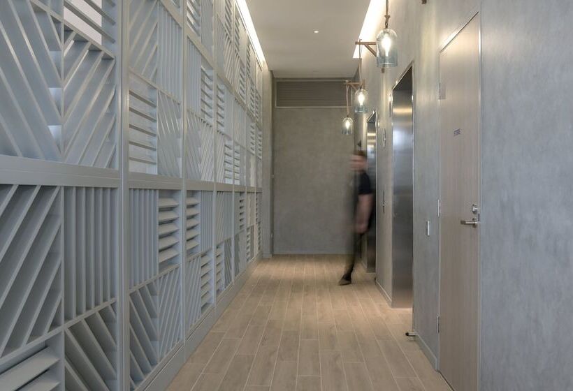 هتل Holiday Inn Express & Suites Sunshine Coast, An Ihg