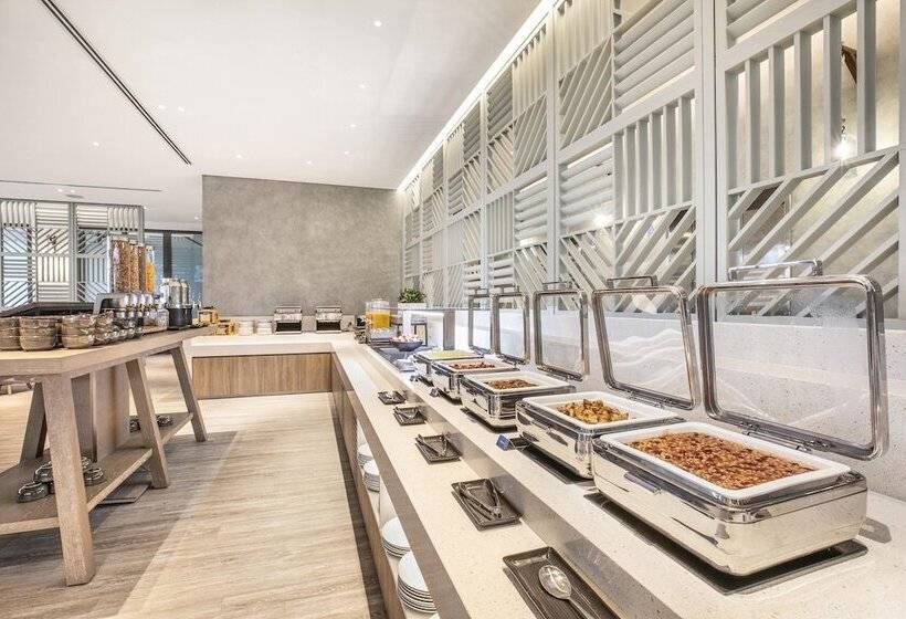 هتل Holiday Inn Express & Suites Sunshine Coast, An Ihg