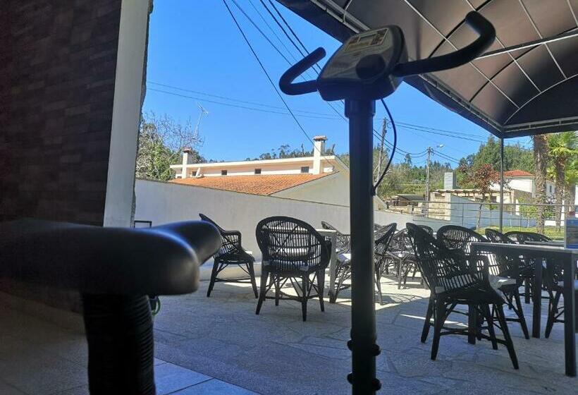 호텔 Leonchic   Guest House Com Piscina De água Salgada