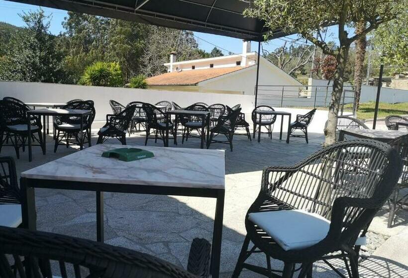 호텔 Leonchic   Guest House Com Piscina De água Salgada