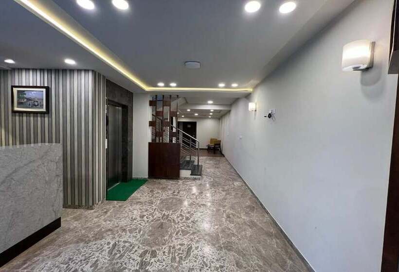 בית מלון כפרי Natham By Vrinda