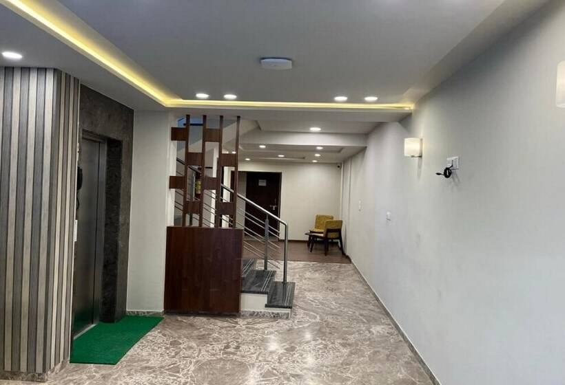 בית מלון כפרי Natham By Vrinda