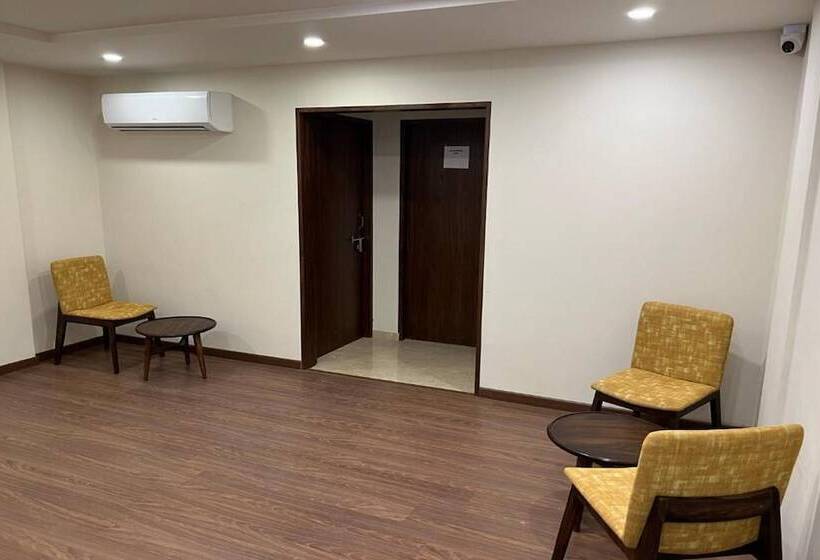 בית מלון כפרי Natham By Vrinda