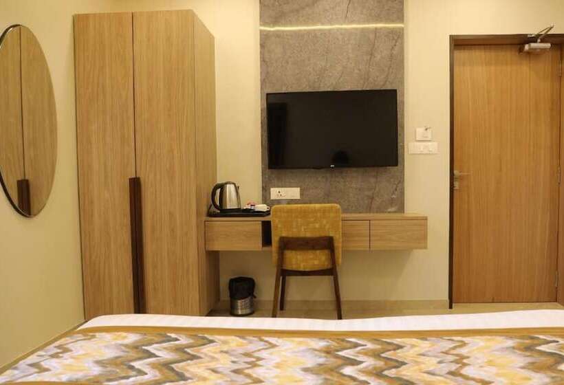 בית מלון כפרי Natham By Vrinda