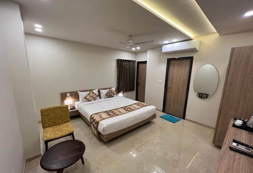 בית מלון כפרי Natham By Vrinda