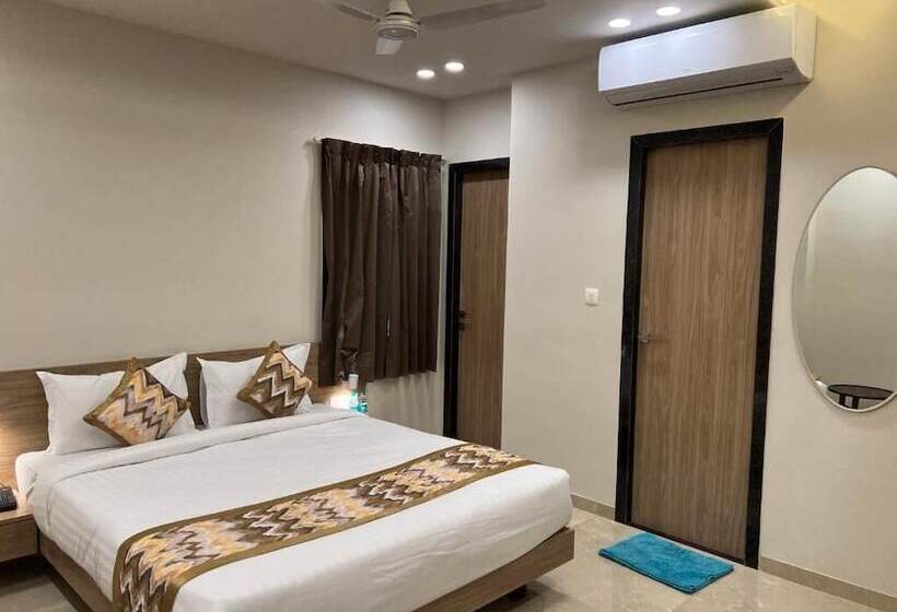 בית מלון כפרי Natham By Vrinda