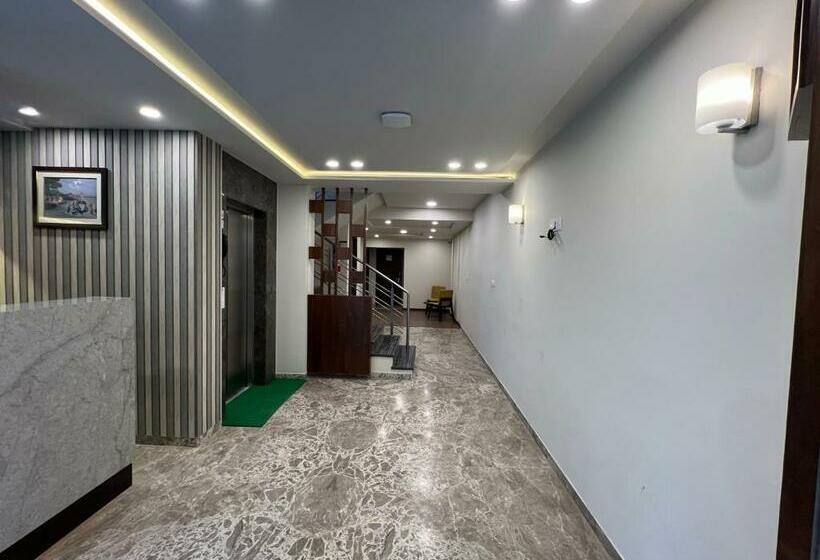 בית מלון כפרי Natham By Vrinda