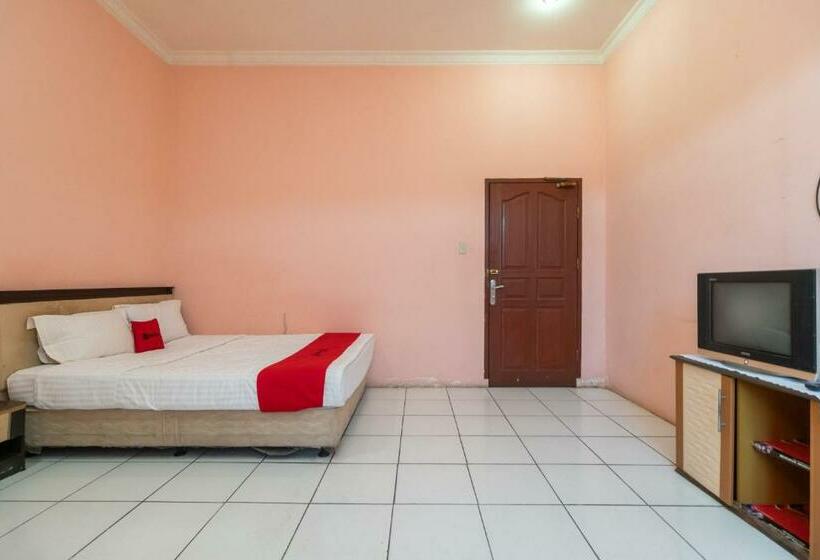 호텔 Reddoorz Near Silangit International Airport