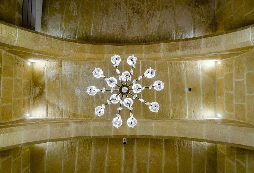 هتل Senglea Suites