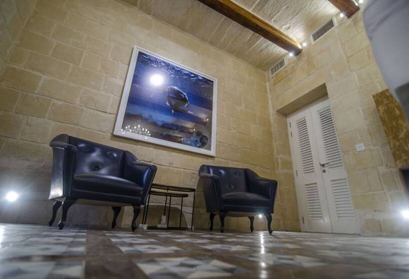هتل Senglea Suites