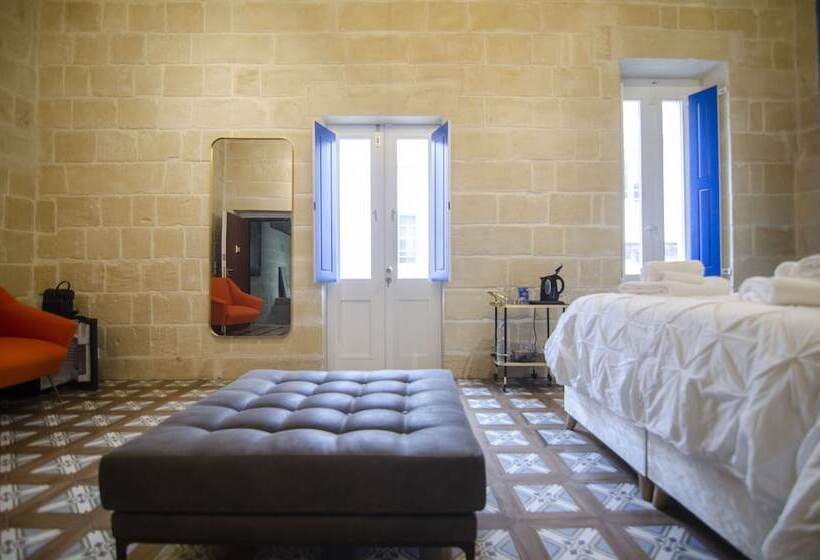 هتل Senglea Suites