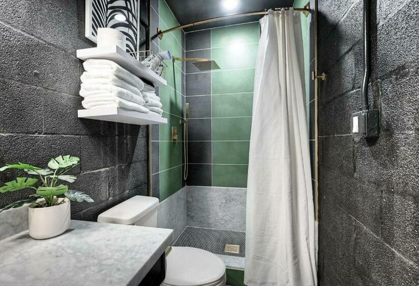 The Oleander Hotel Room 8