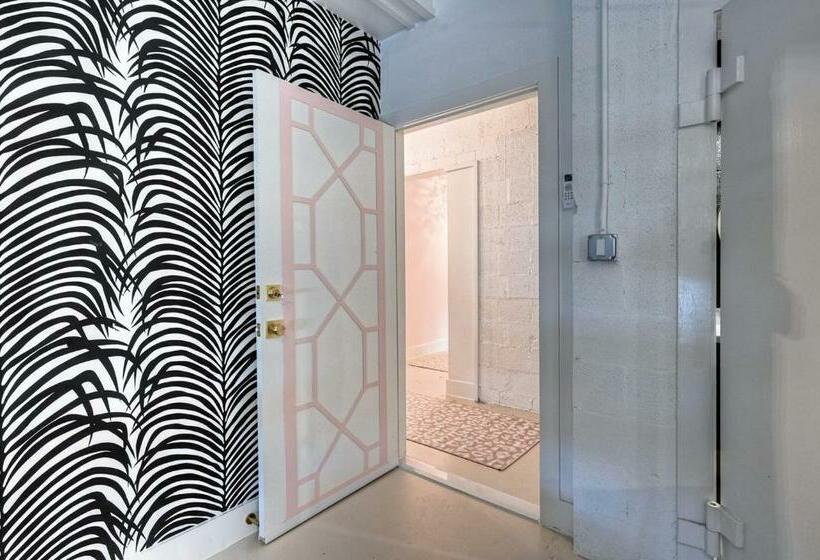 The Oleander Hotel Room 8