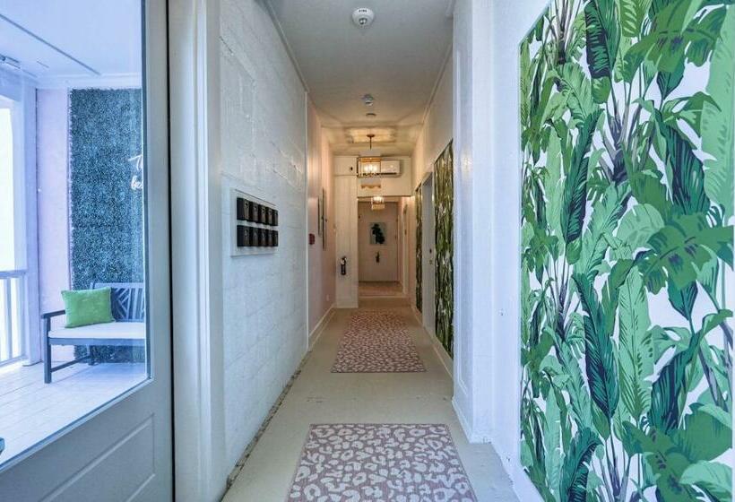 The Oleander Hotel Room 8