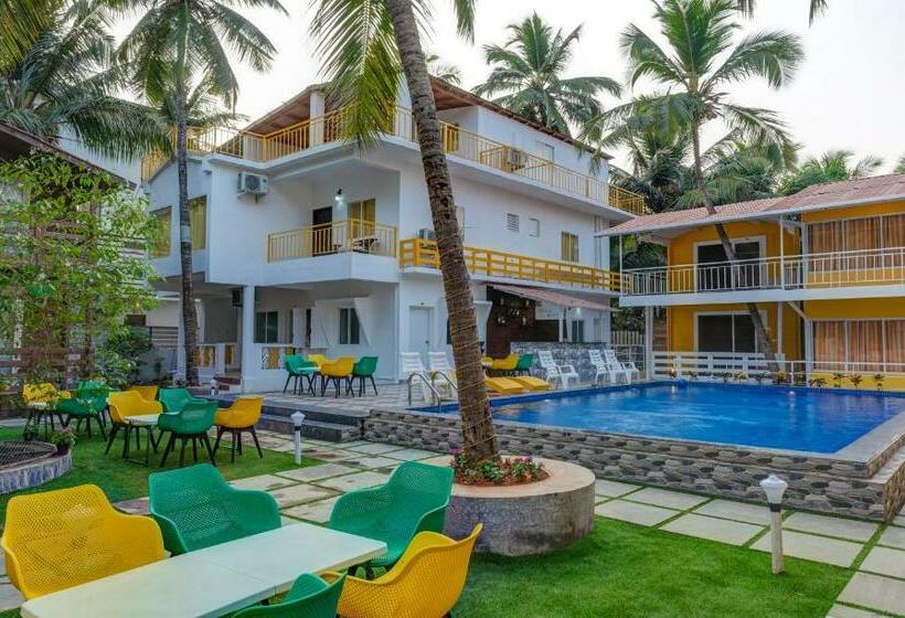 בית מלון כפרי Beach Walk Resort