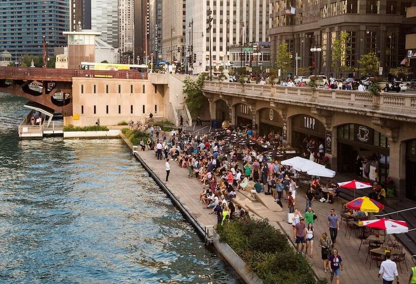 هتل Voco Chicago Downtown, An Ihg