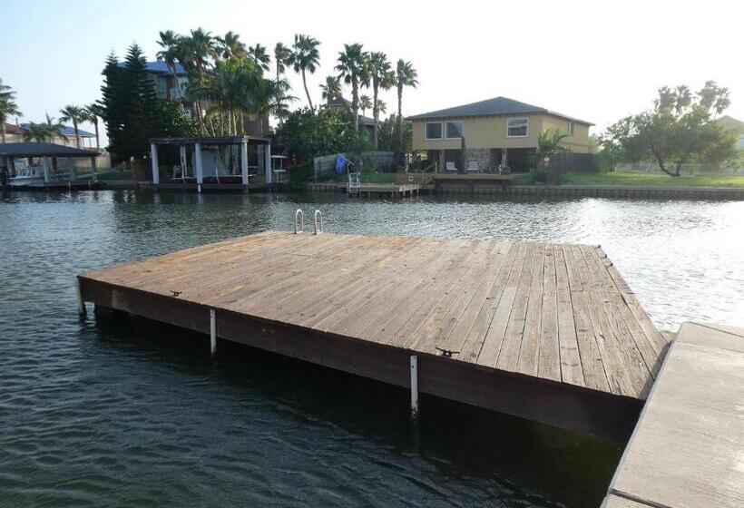 Fishermans Landing On The Bay  Las Marinas