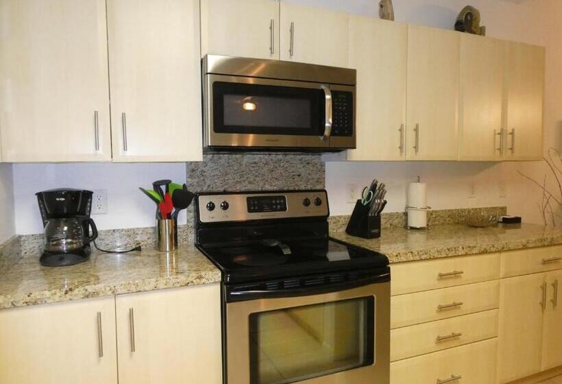 Fishermans Landing On The Bay  Las Marinas