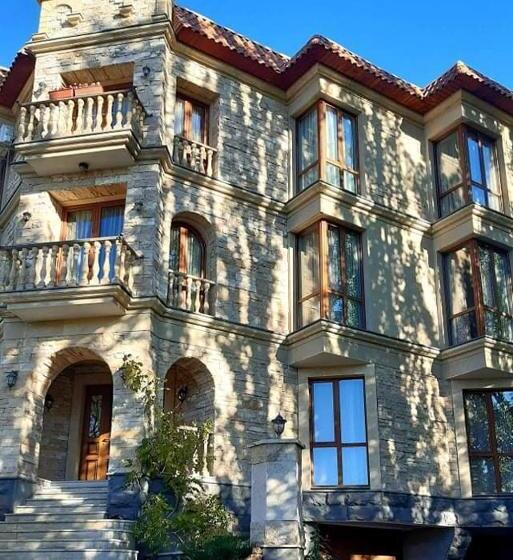 펜션 Monument Guesthouse